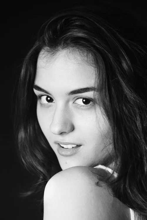 Quinn Shephard photo
