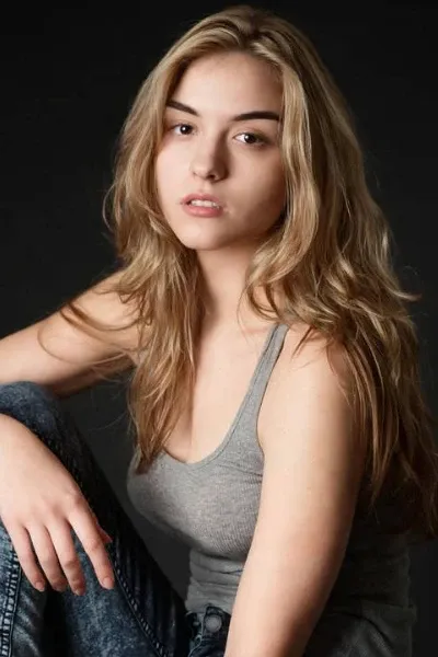 Quinn Shephard photo