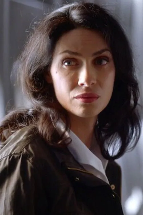 Joanne Kelly photo