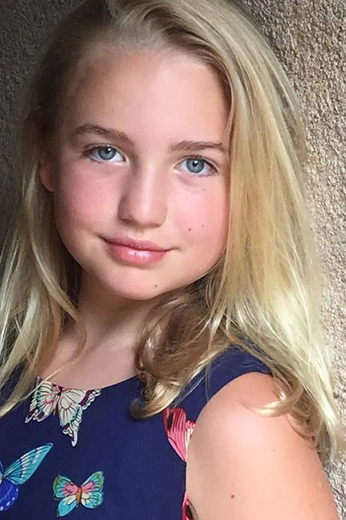 Ava Telek photo