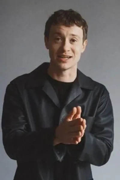 Joseph Quinn photo