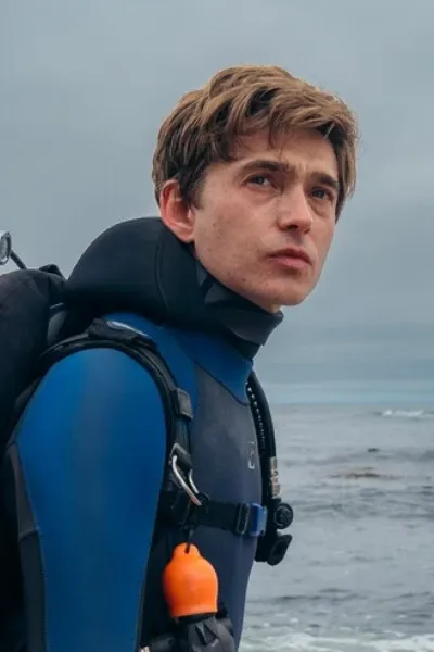 Austin Abrams photo