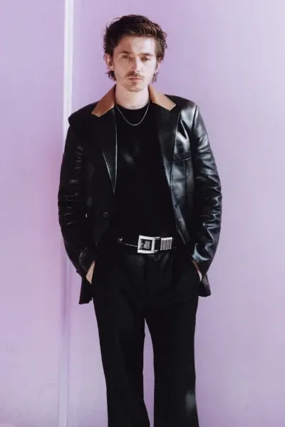 Austin Abrams photo