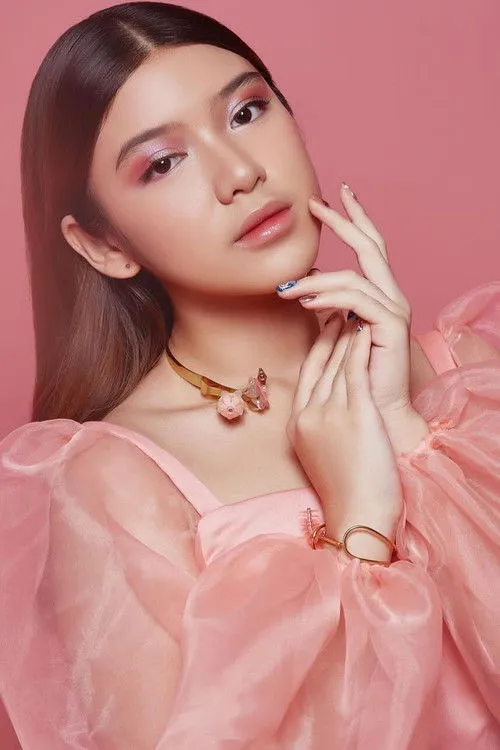 Tiara Andini photo