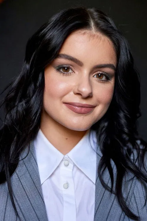 Ariel Winter photo