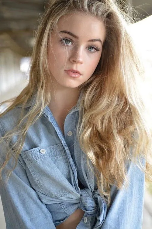 Alexa Blair Robertson photo