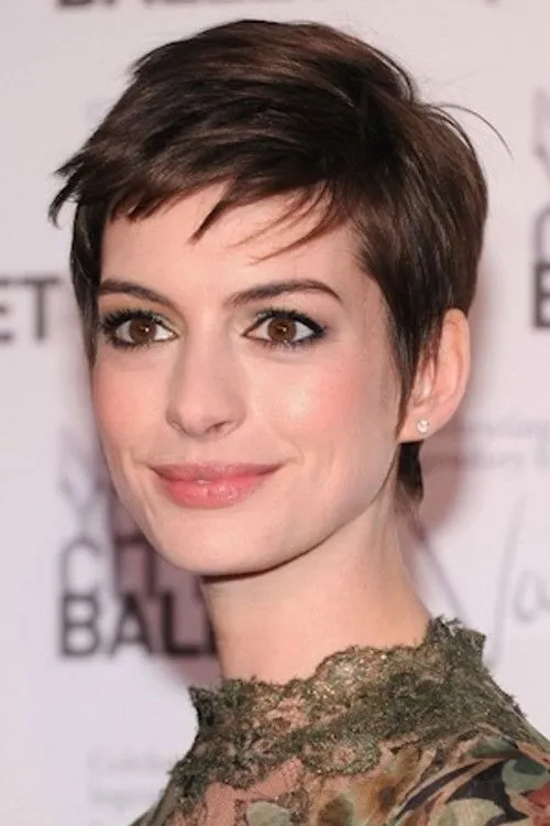 Anne Hathaway photo