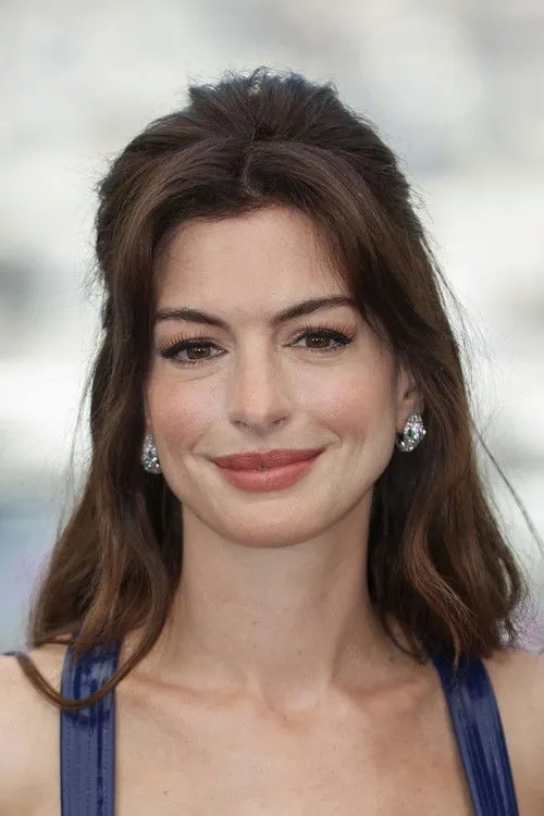 Anne Hathaway photo