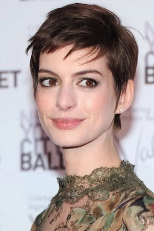 Anne Hathaway photo
