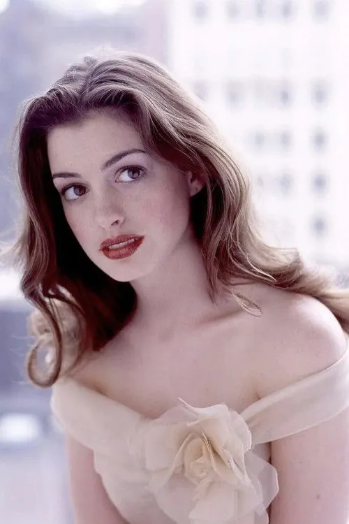 Anne Hathaway photo