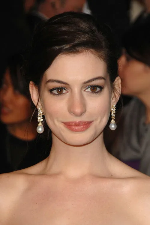 Anne Hathaway photo