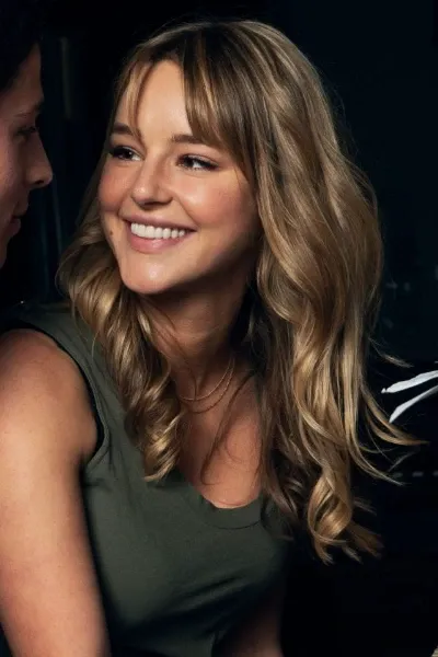 Hassie Harrison photo