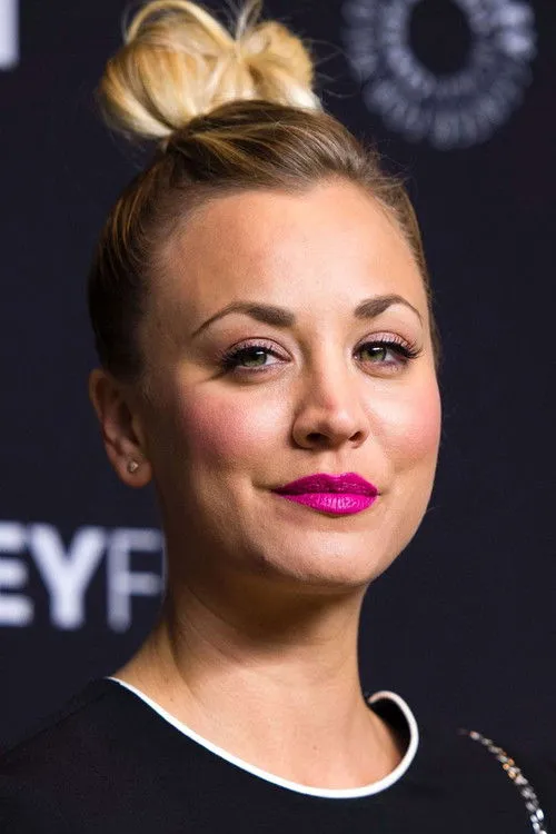 Kaley Cuoco photo