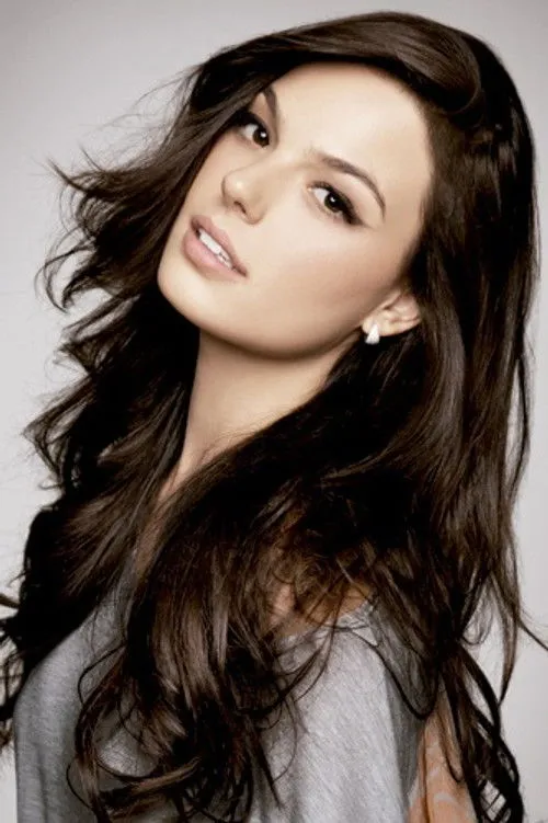 Isis Valverde photo