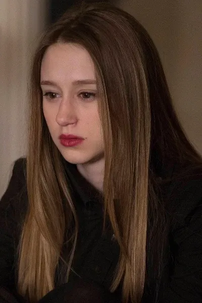 Zoe Benson photo
