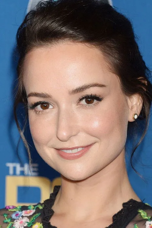 Milana Vayntrub photo