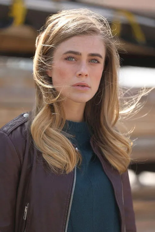 Melissa Roxburgh photo