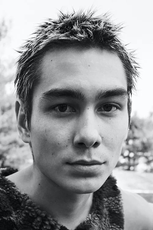 Evan Mock photo