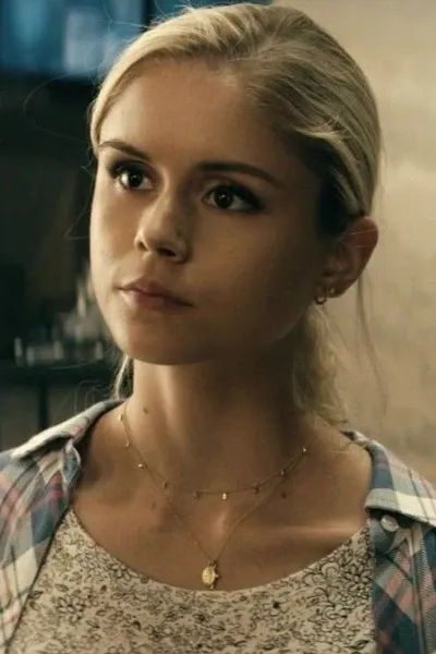 Erin Moriarty photo