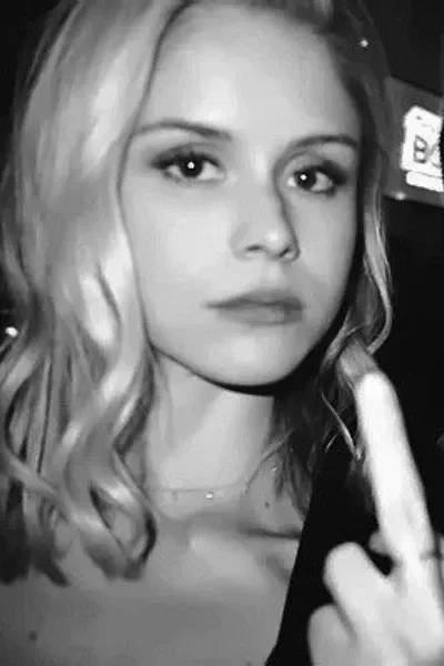 Erin Moriarty photo