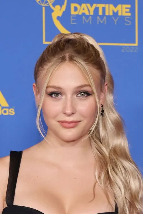 Alyvia Alyn Lind photo