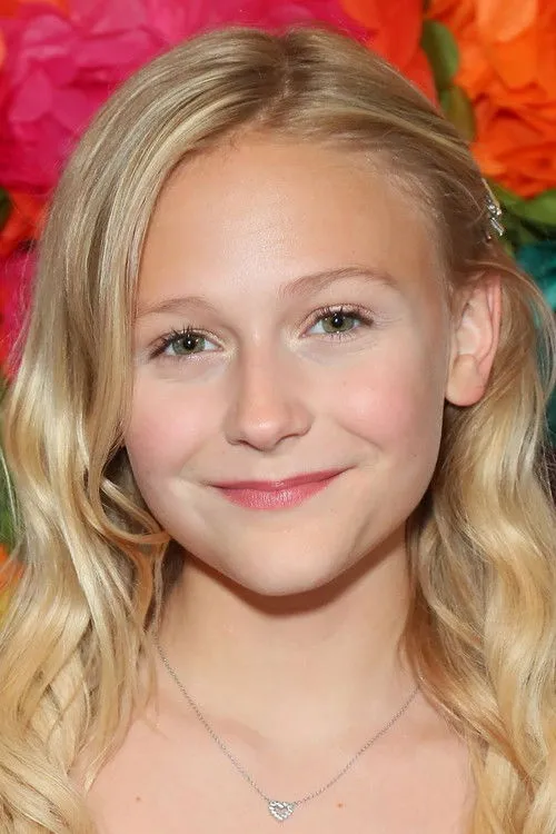 Alyvia Alyn Lind photo