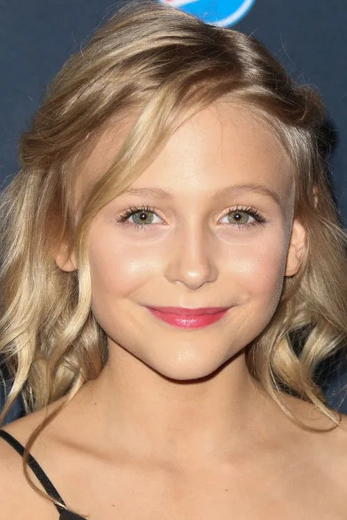 Alyvia Alyn Lind photo