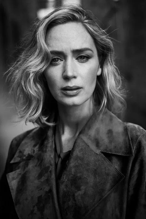 Emily Blunt photo