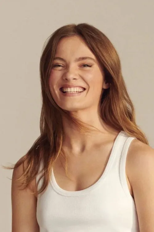 Freya Allan photo