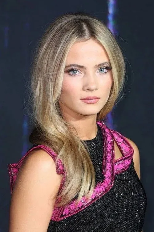Freya Allan photo