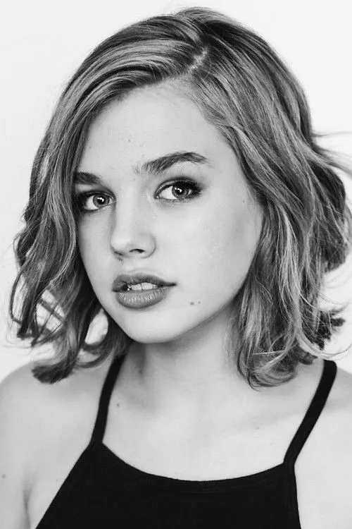 Teagan Croft photo