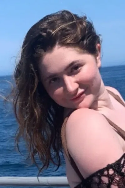 Emma Kenney photo