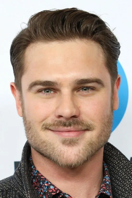 Grey Damon photo