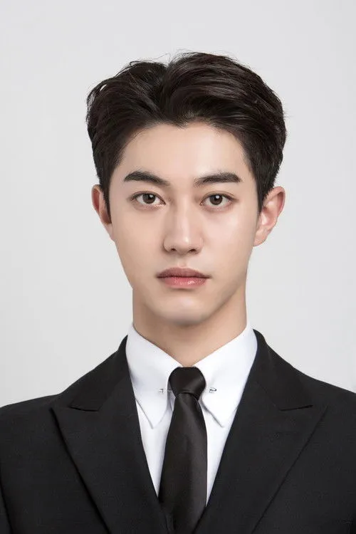 Kwak Dong-yeon photo