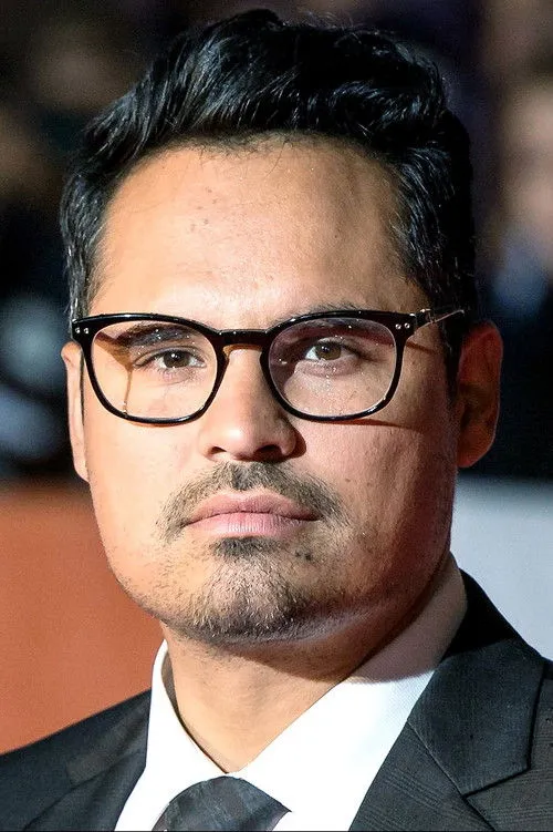 Michael Peña photo