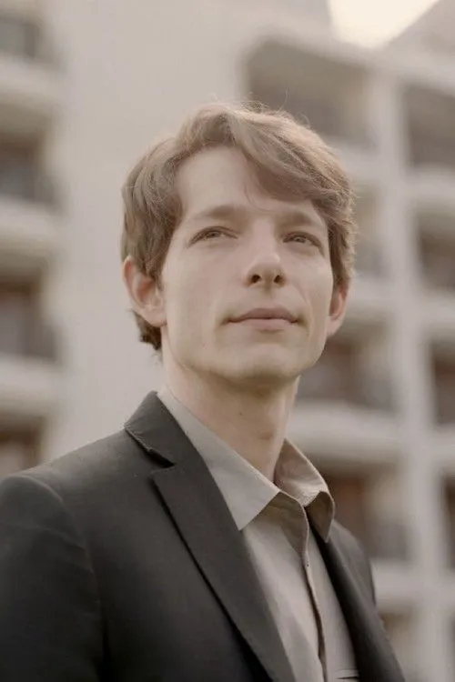 Mike Faist photo