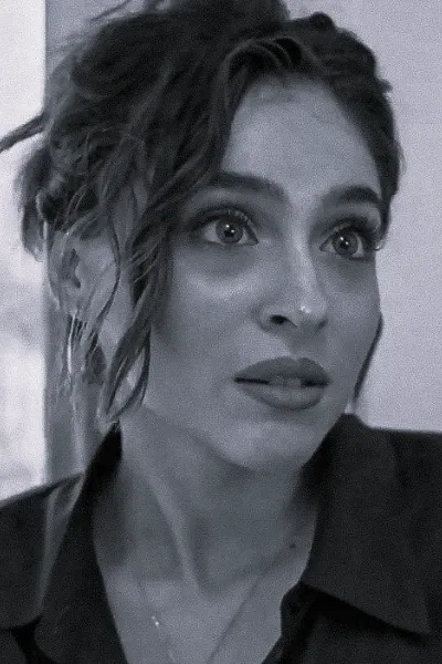 Cemre Baysel photo