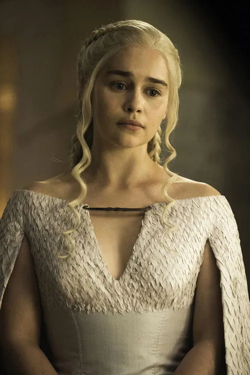 Emilia Clarke photo
