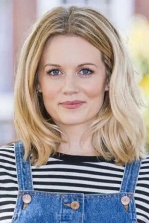 Cara Theobold photo