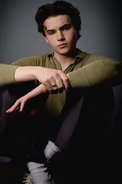 Benjamin Evan Ainsworth photo