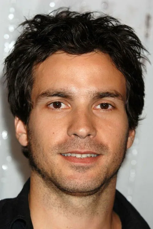 Santiago Cabrera photo