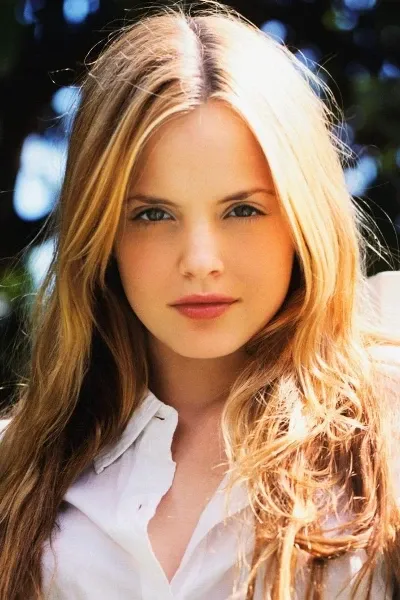 Mena Suvari photo