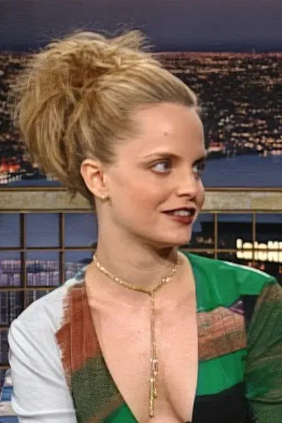 Mena Suvari photo