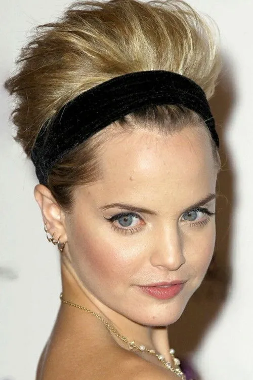 Mena Suvari photo
