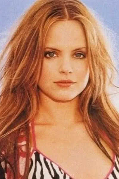 Mena Suvari photo