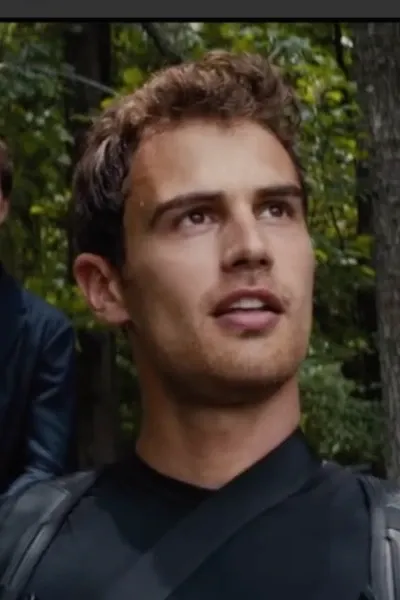 Tobias Eaton (Divergent) photo