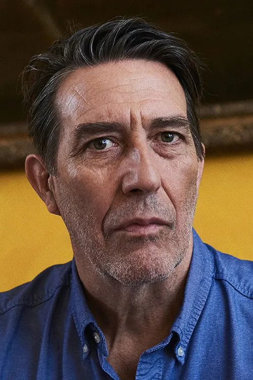 Ciarán Hinds photo
