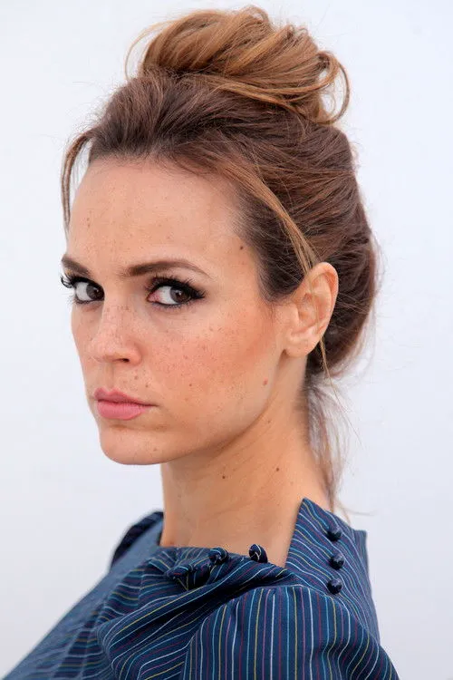 Erin Cahill photo