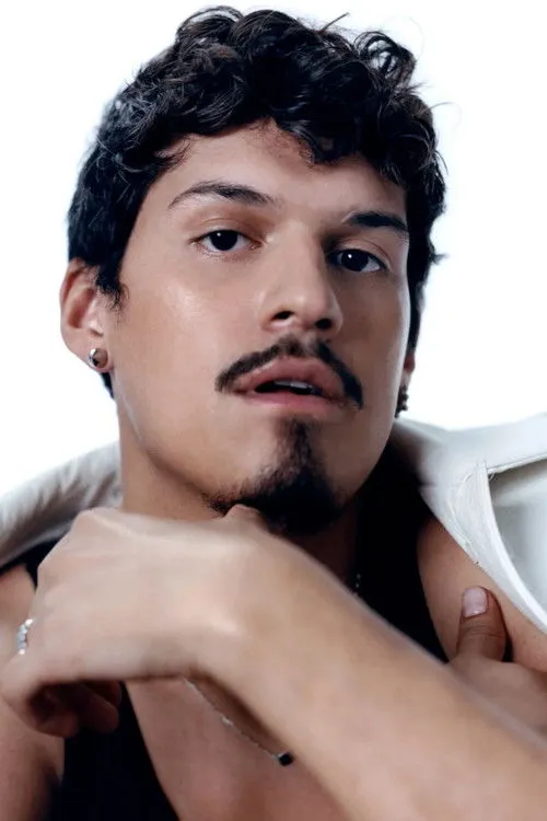 Omar Apollo photo