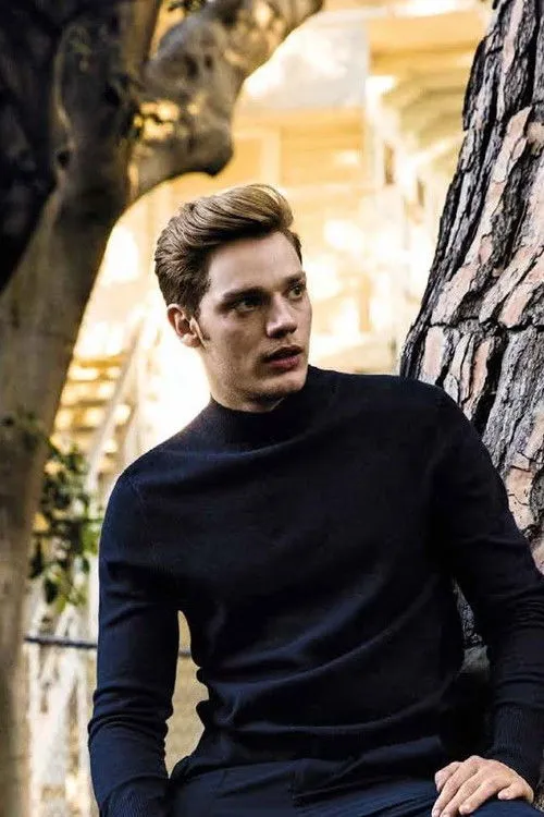 Dominic Sherwood photo